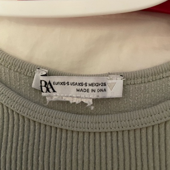 Cropped & Ribbed Zara Tank Top! - Picture 2 of 4